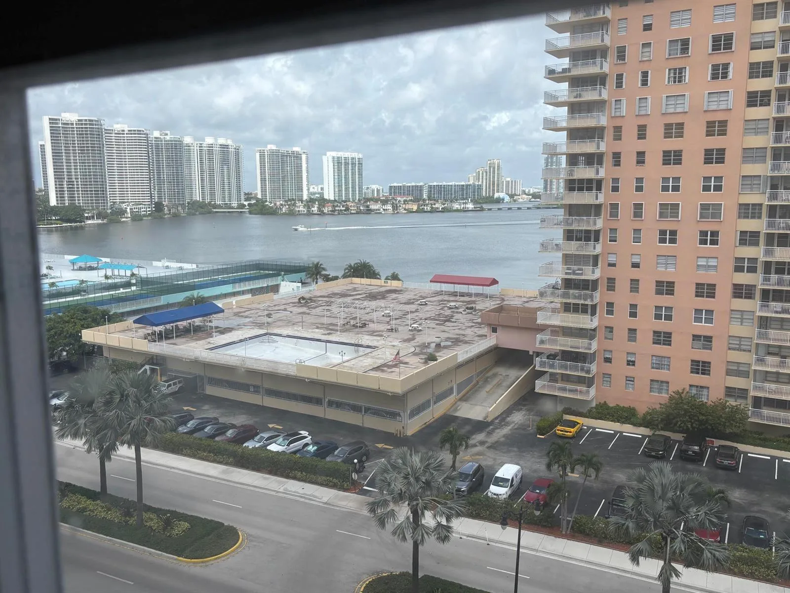 250 174TH Street # 910, Sunny Isles Beach, FL 33160