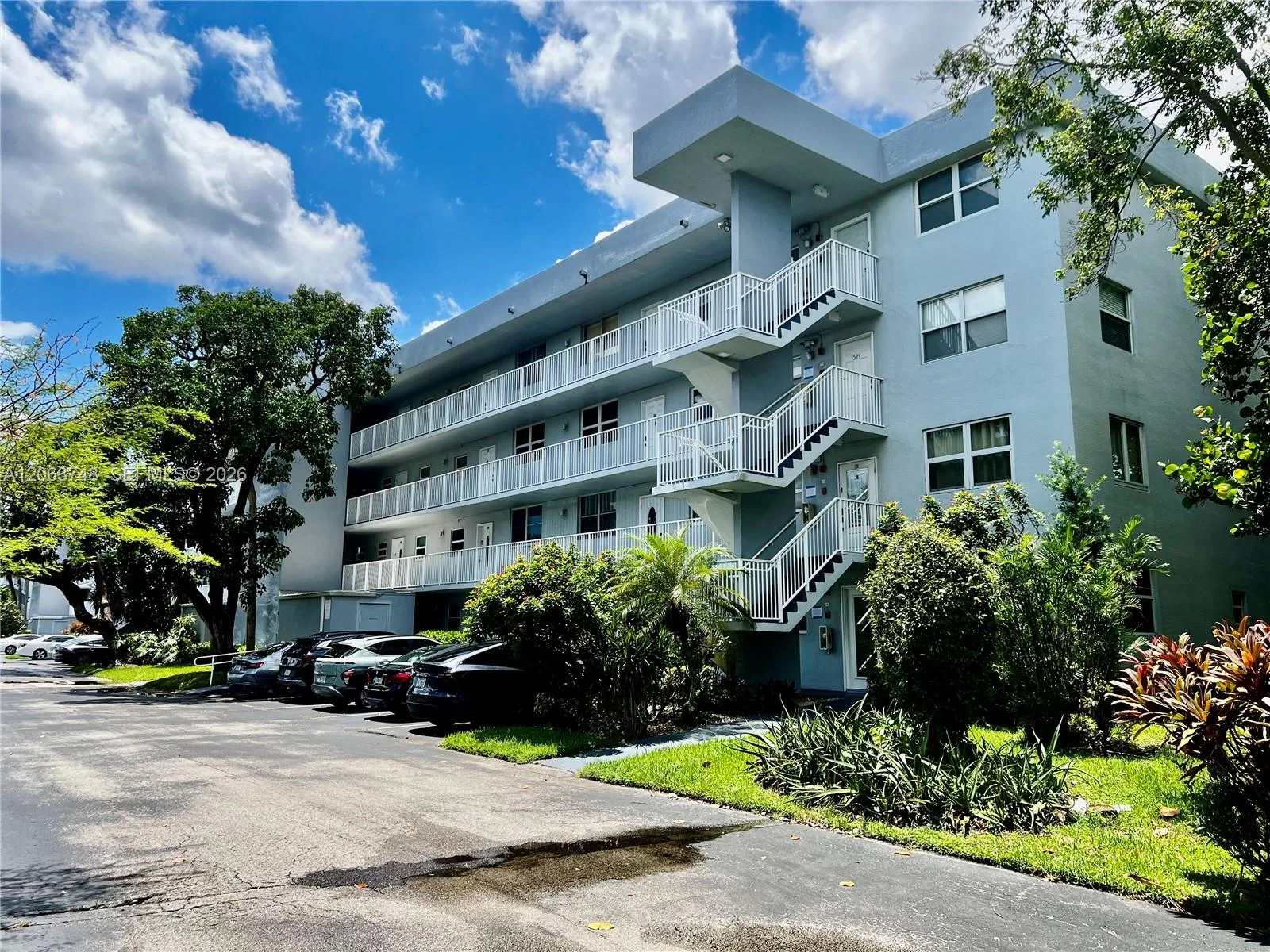 111 Royal Park Dr # 1F, Oakland Park, FL 33309 photo 2