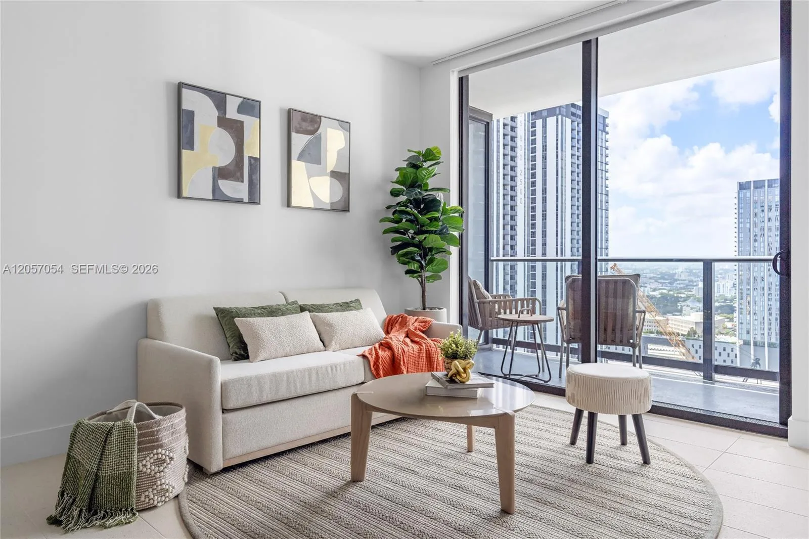 159 NE 6th St # 2704, Miami, FL 33132 photo 3
