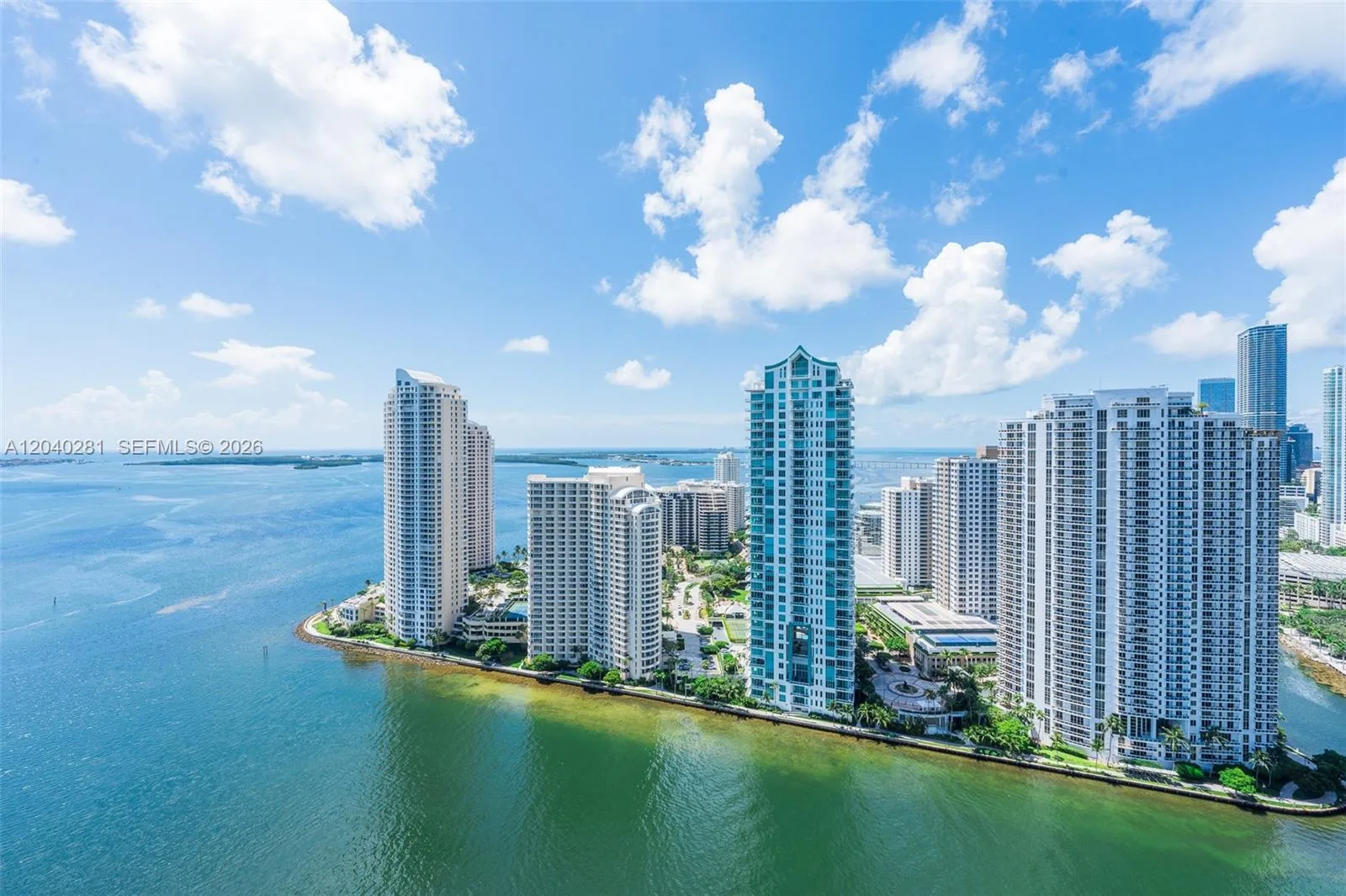 325 S Biscayne Blvd # 3821, Miami, FL 33131