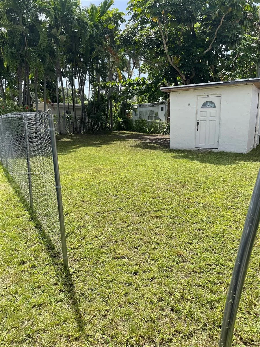 2244 NE 136th St, North Miami Beach, FL 33181 photo 2