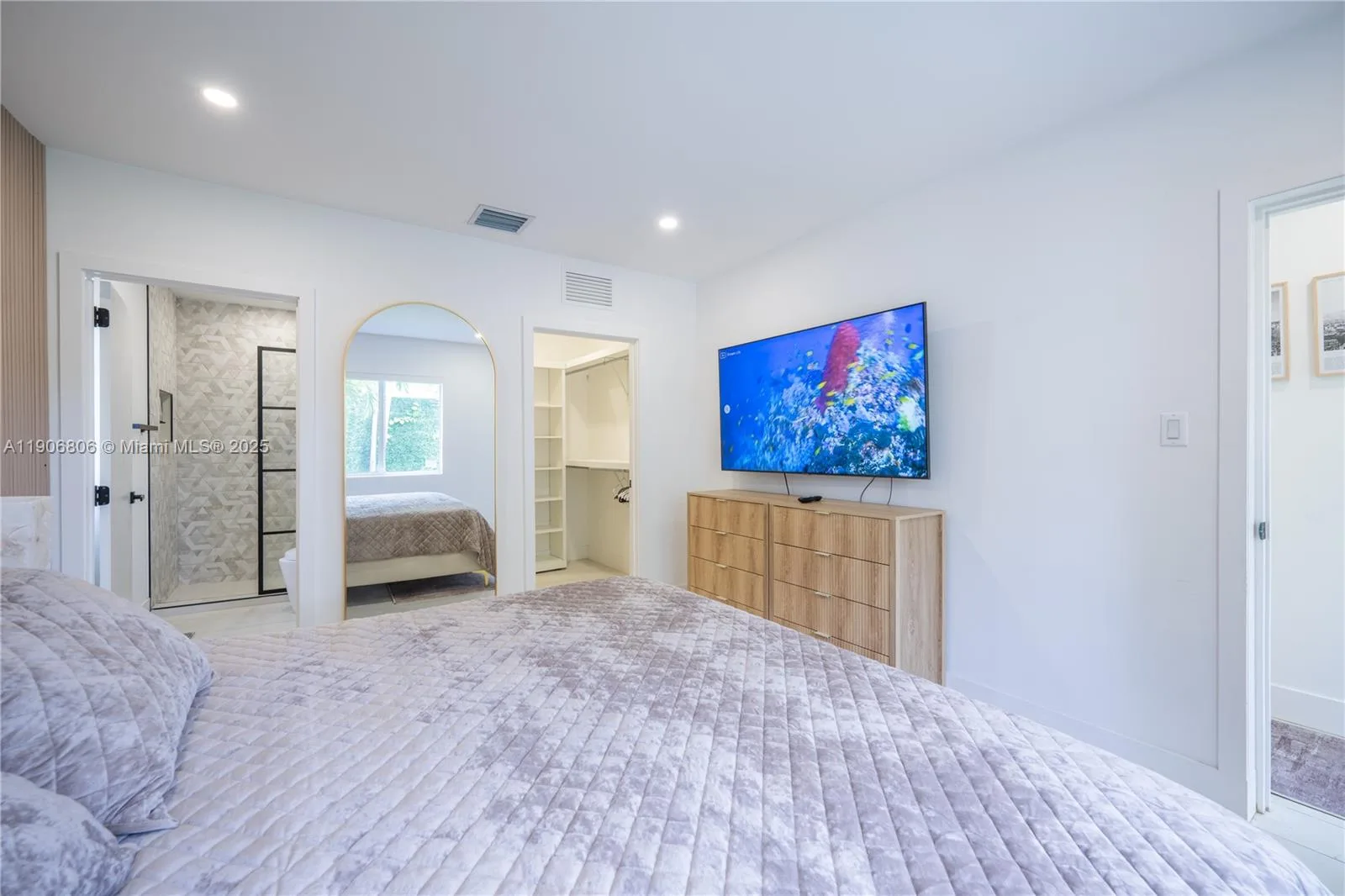 545 NW 47th St, Miami, FL 33127 photo 12