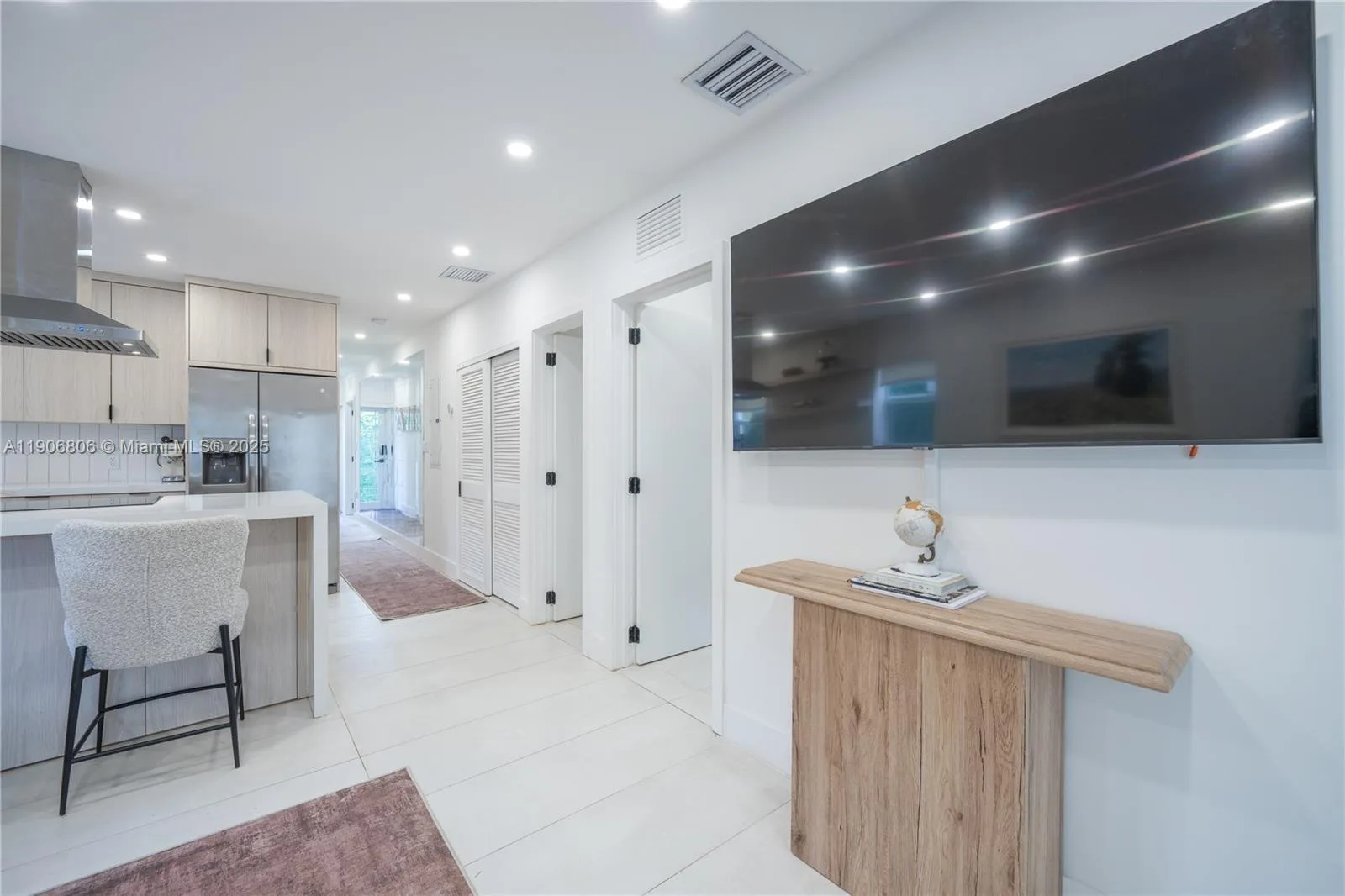 545 NW 47th St, Miami, FL 33127 photo 5