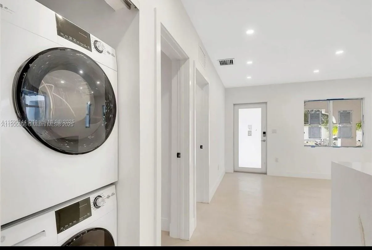 545 NW 47th St, Miami, FL 33127 photo 7