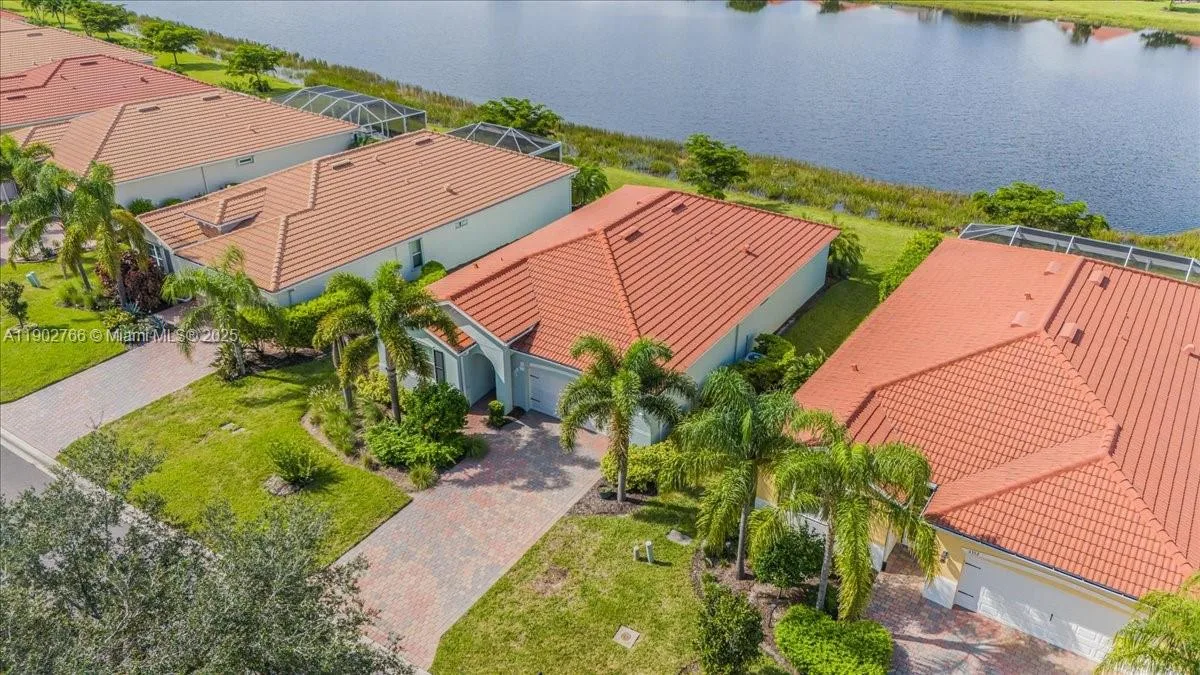 3348 Apple Blossom, Fort Myers, FL 33920 photo 3