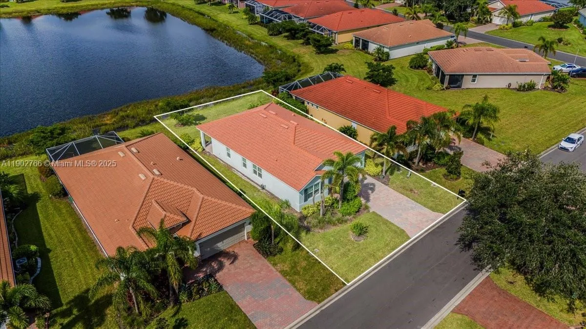 3348 Apple Blossom, Fort Myers, FL 33920 photo 4