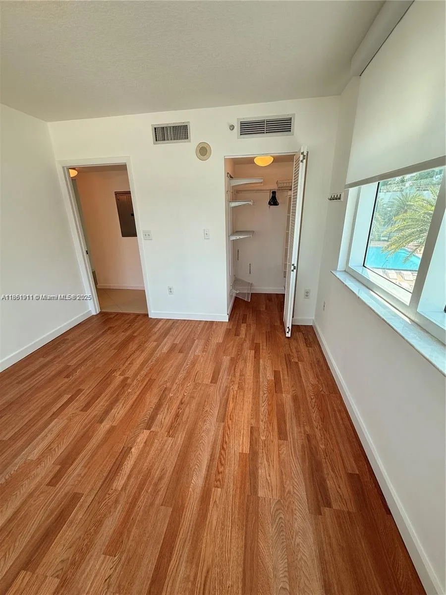 31 SE 5th # 1411, Miami, FL 33131 photo 13