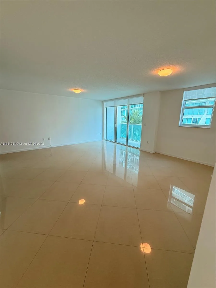 31 SE 5th # 1411, Miami, FL 33131 photo 5
