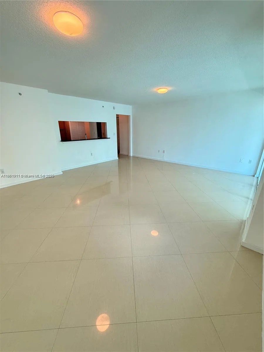 31 SE 5th # 1411, Miami, FL 33131 photo 6