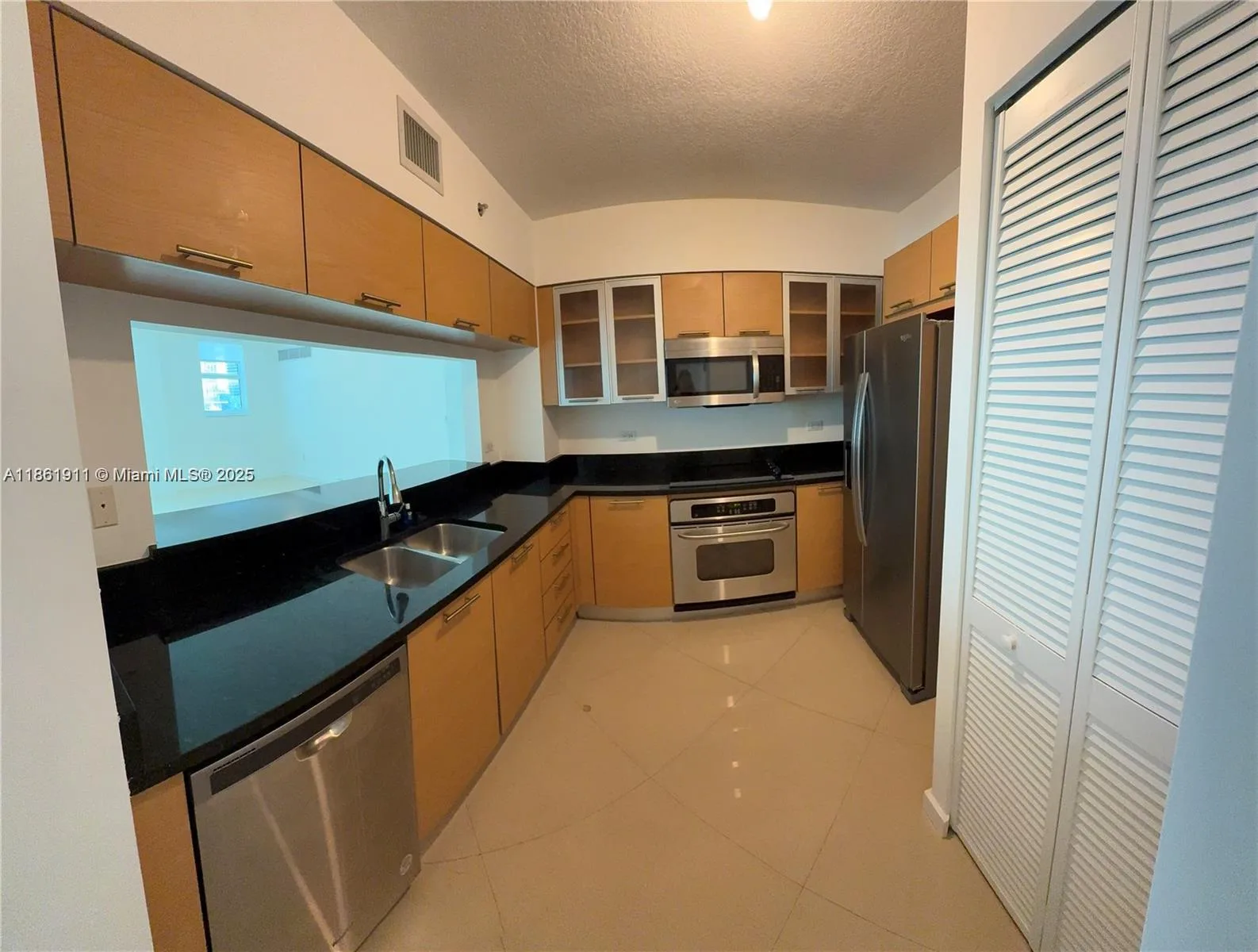 31 SE 5th # 1411, Miami, FL 33131 photo 8