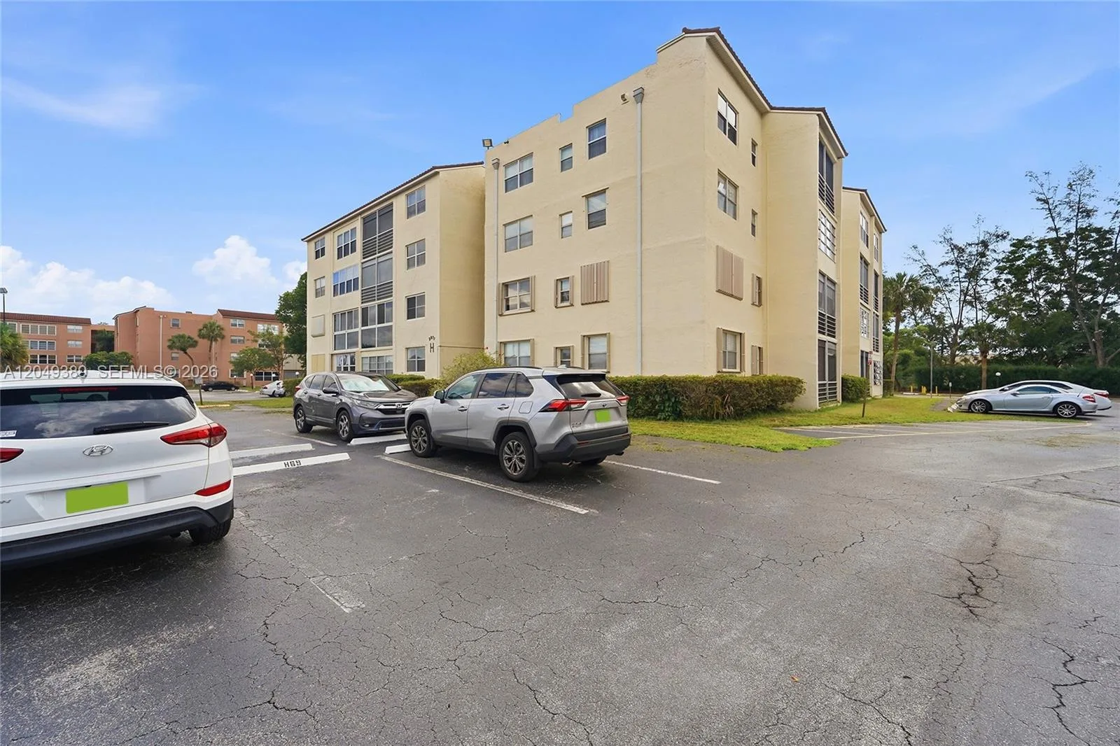 2871 Somerset Dr # 103, Lauderdale Lakes, FL 33311 photo 2