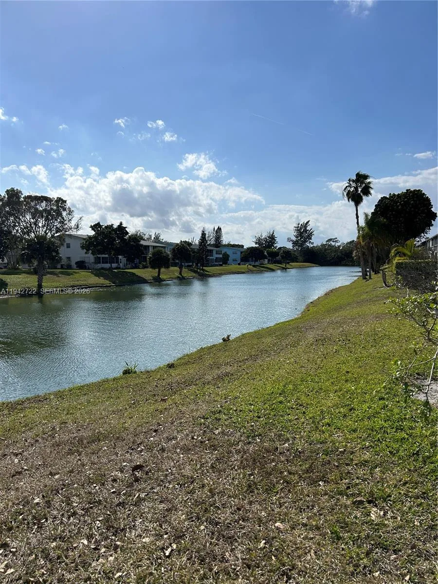 38 Northampton B # 38, West Palm Beach, FL 33417