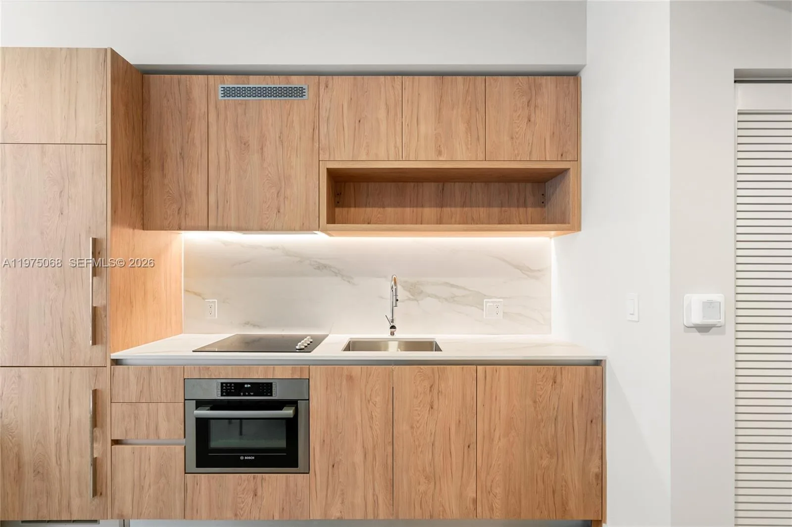 11 NE 6th St # 2104, Miami, FL 33132 photo 3