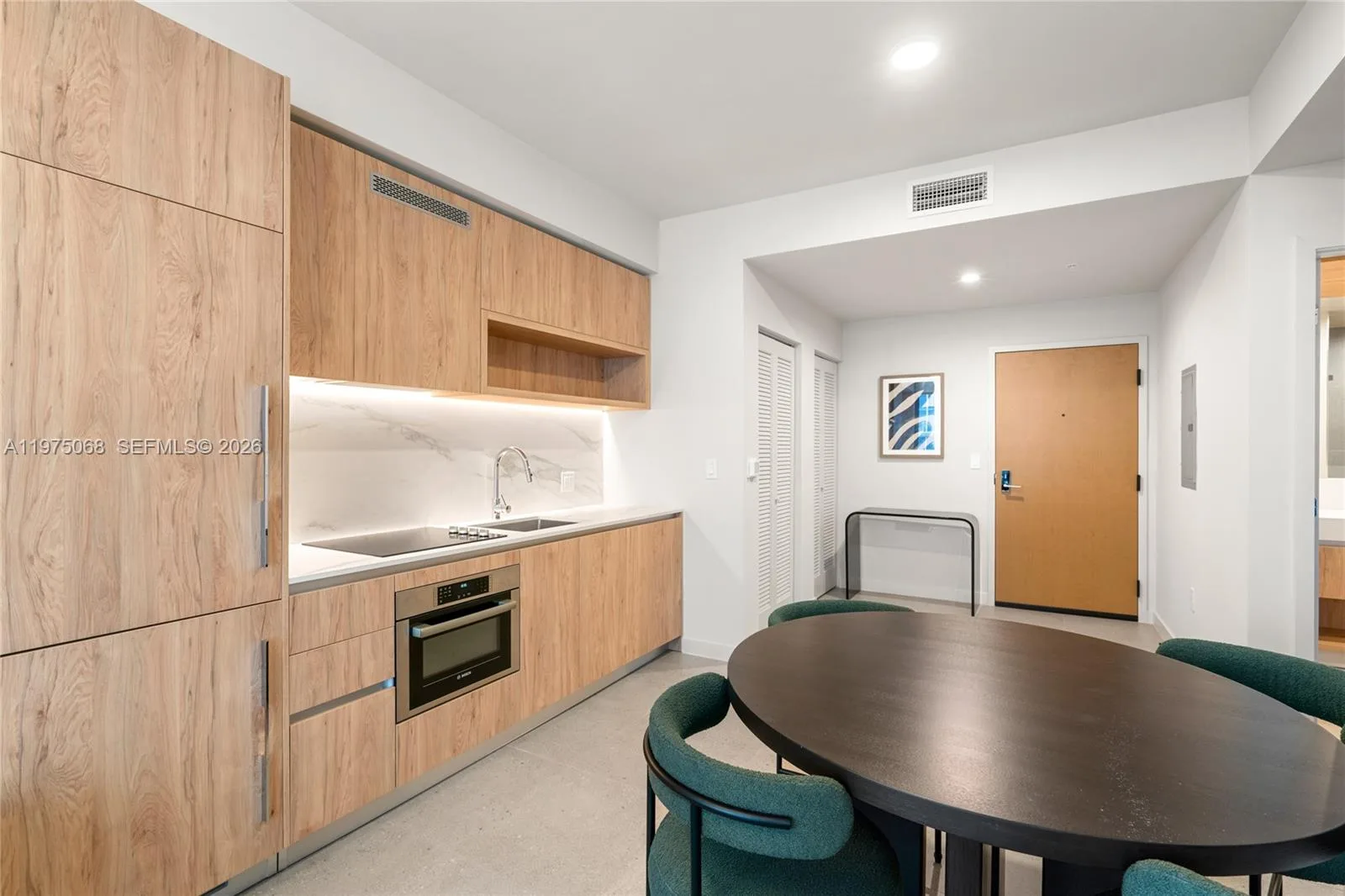 11 NE 6th St # 2104, Miami, FL 33132 photo 4