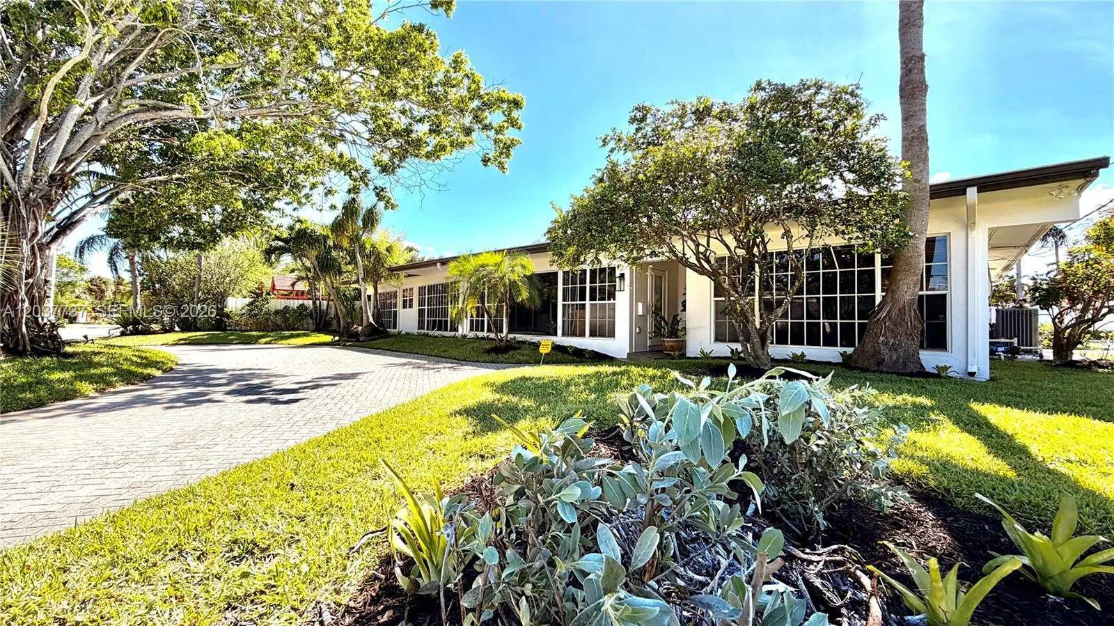2409 Bayview Dr, Fort Lauderdale, FL 33305