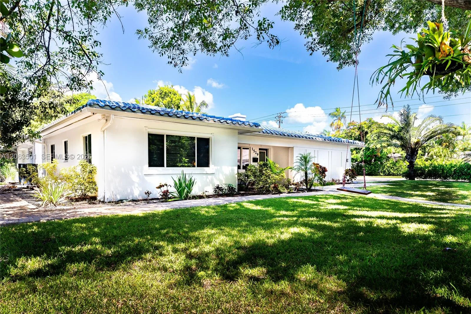 1529 Bayview Dr, Fort Lauderdale, FL 33304 photo 4