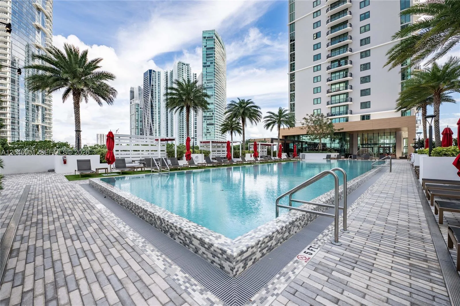 650 NE 2nd Ave # 1811, Miami, FL 33132