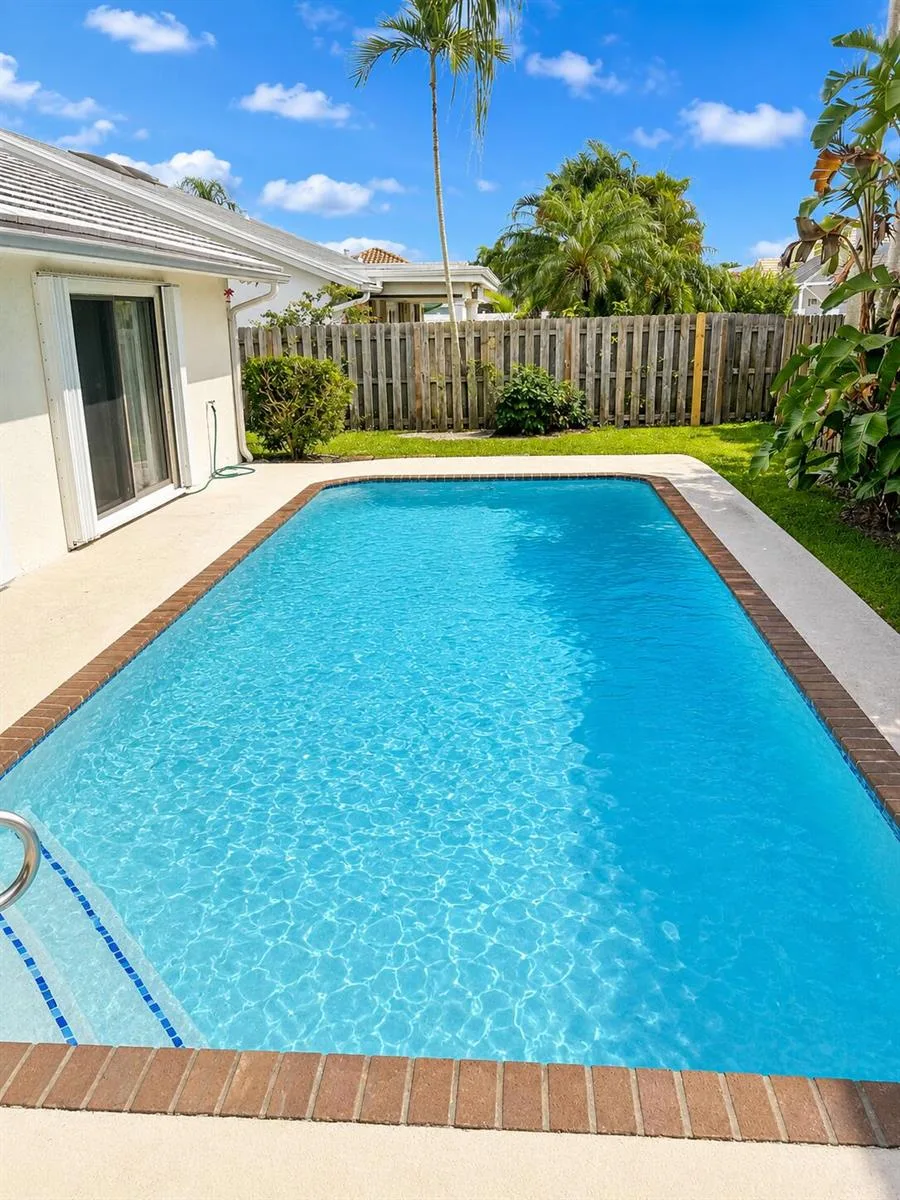 400 SEQUOIA Lane, Boca Raton, FL 33487