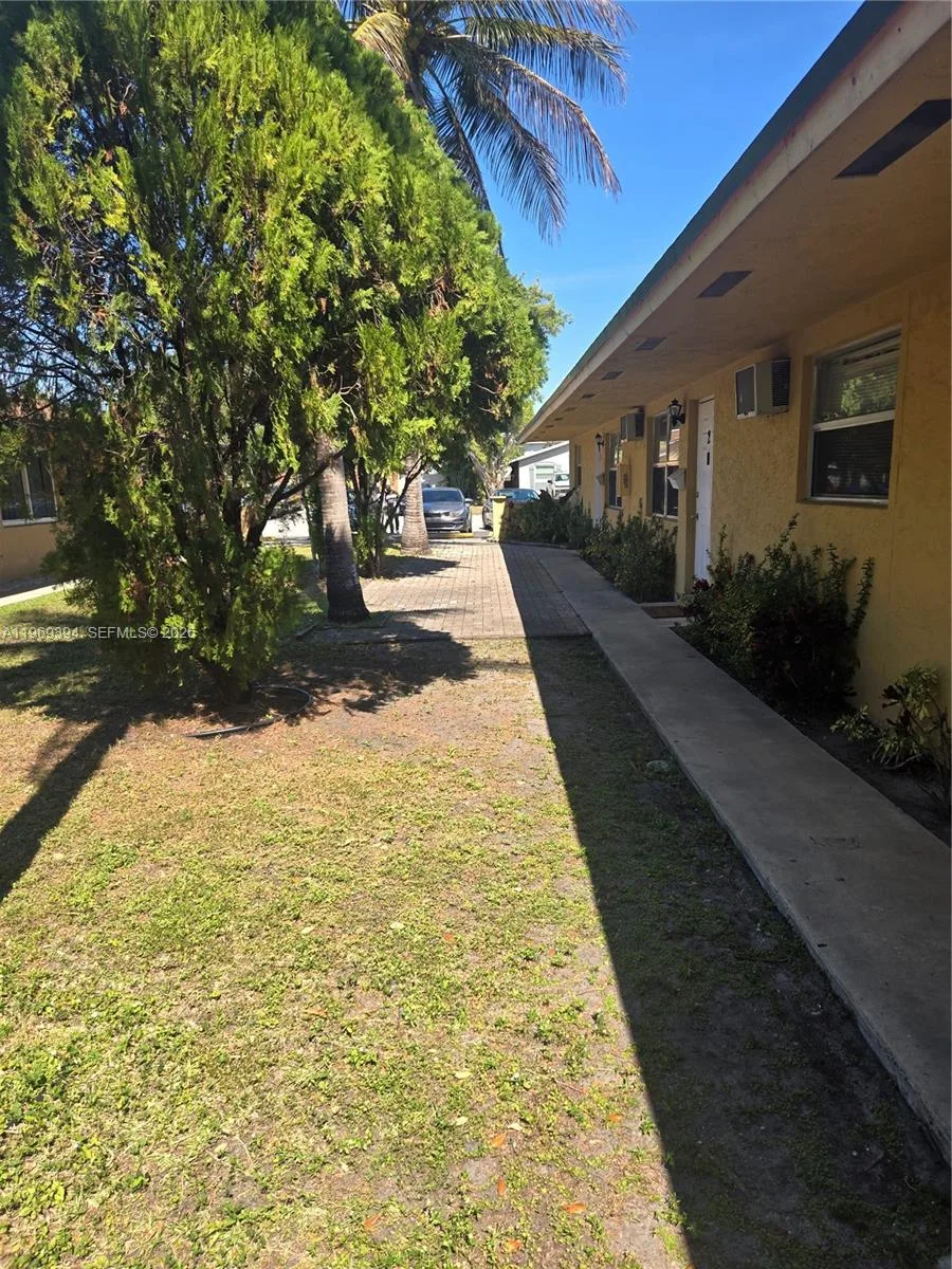 208 SW 1st Ct, Pompano Beach, FL 33060 — zdjęcie 2