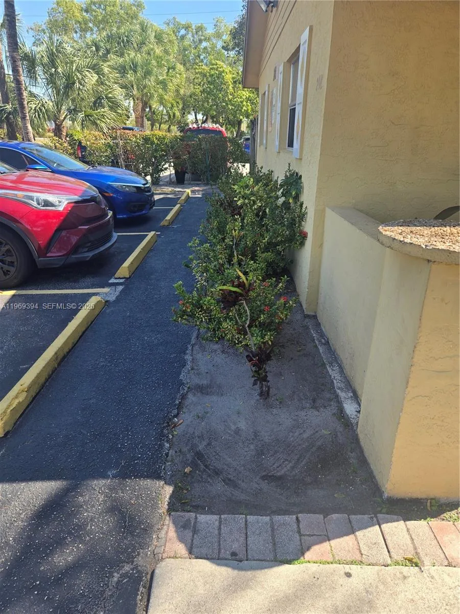 208 SW 1st Ct, Pompano Beach, FL 33060 — zdjęcie 3