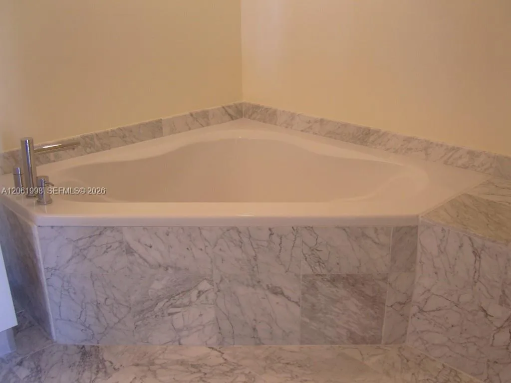 3000 NE 188th St # 603, Aventura, FL 33180 photo 4