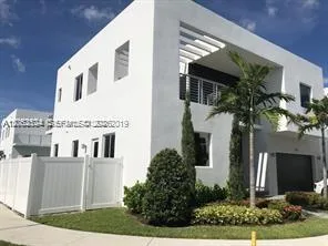 10125 NW 75 terr, Miami, FL 33178 photo 2