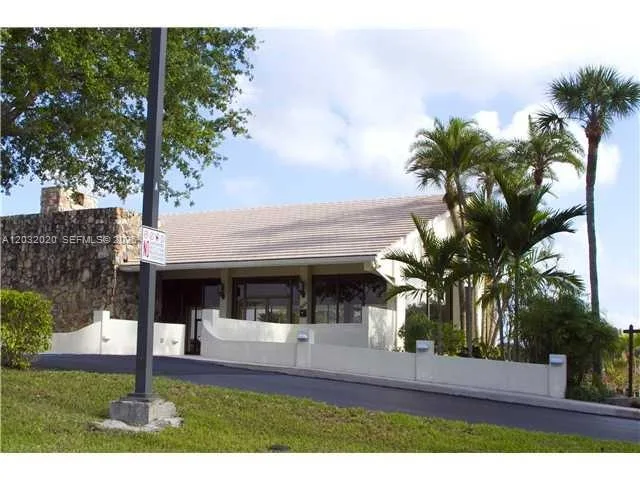 7956 Camino Cir # A4, Miami, FL 33143