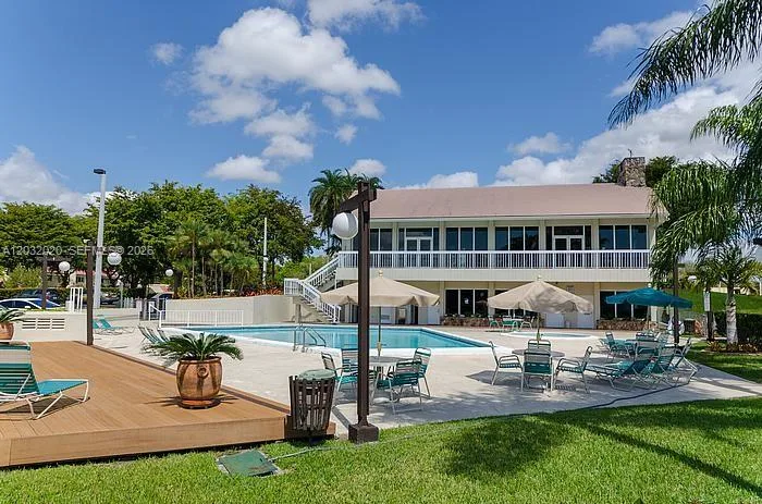 7956 Camino Cir # A4, Miami, FL 33143 photo 3