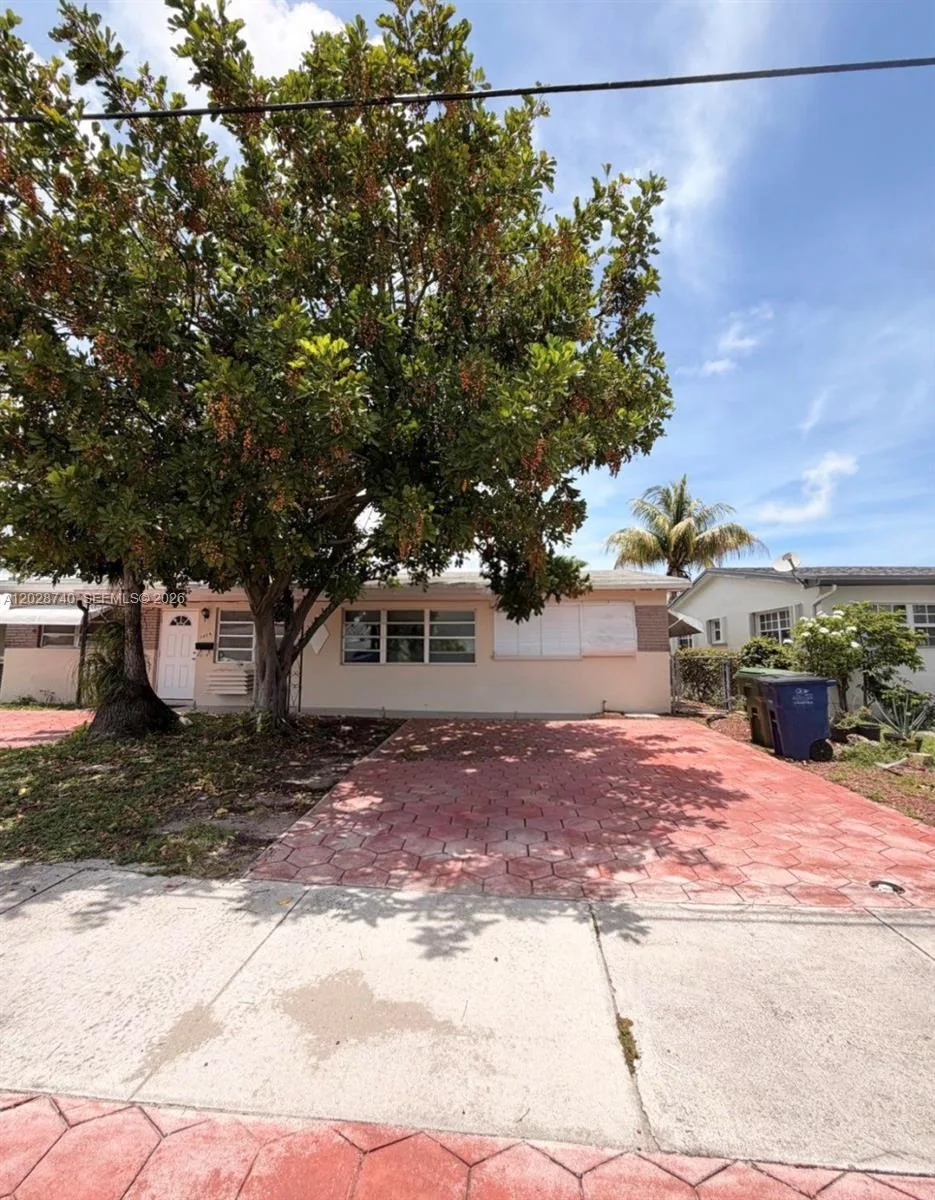 1077 SW 2nd St # 2, Hallandale Beach, FL 33009