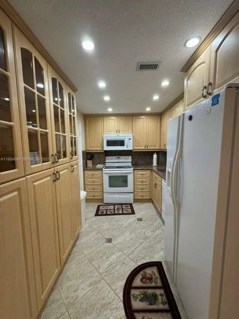 5005 Collins Ave # 714, Miami Beach, FL 33140 photo 2