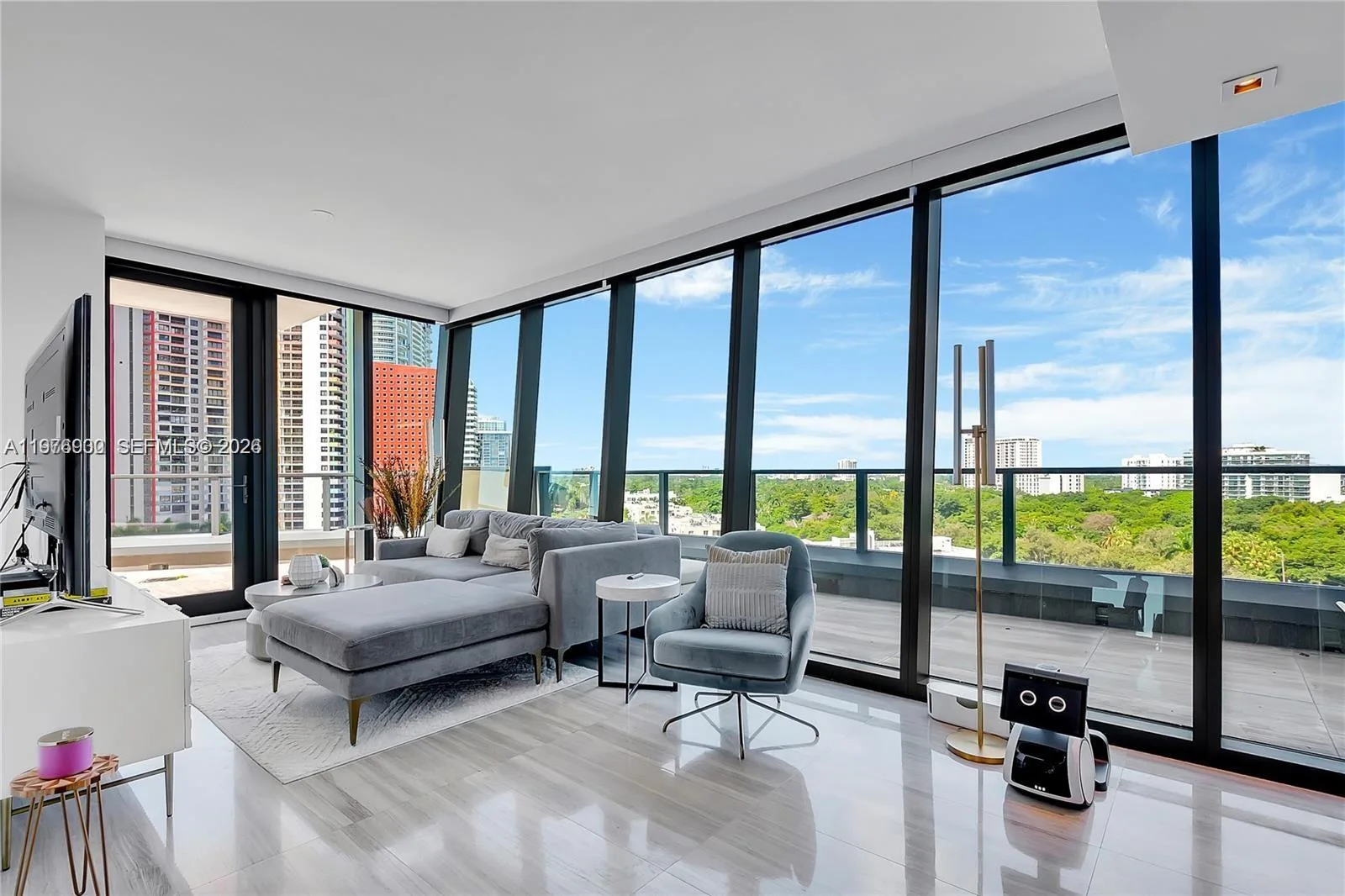 1451 Brickell Ave # 904, Miami, FL 33131