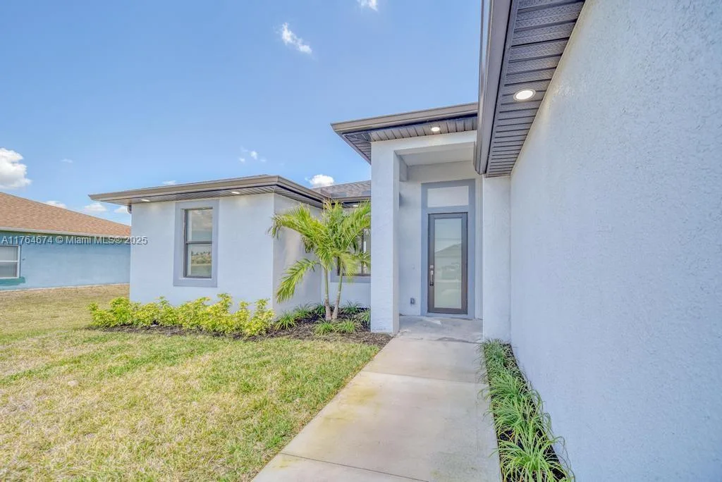 1325 NE 2nd Ave, Cape Coral, FL 33909 photo 3
