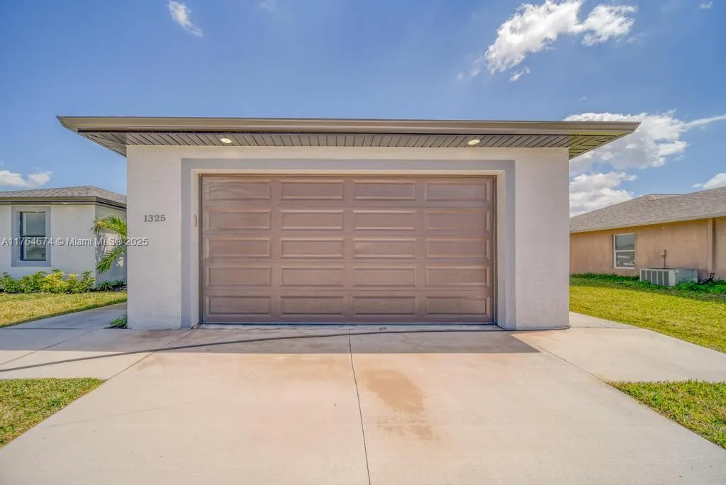 1325 NE 2nd Ave, Cape Coral, FL 33909 photo 4