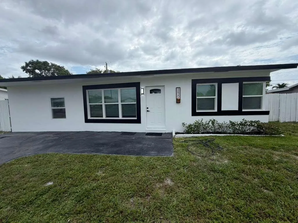 2620 NE 7th Terrace, Pompano Beach, FL 33064 photo 2