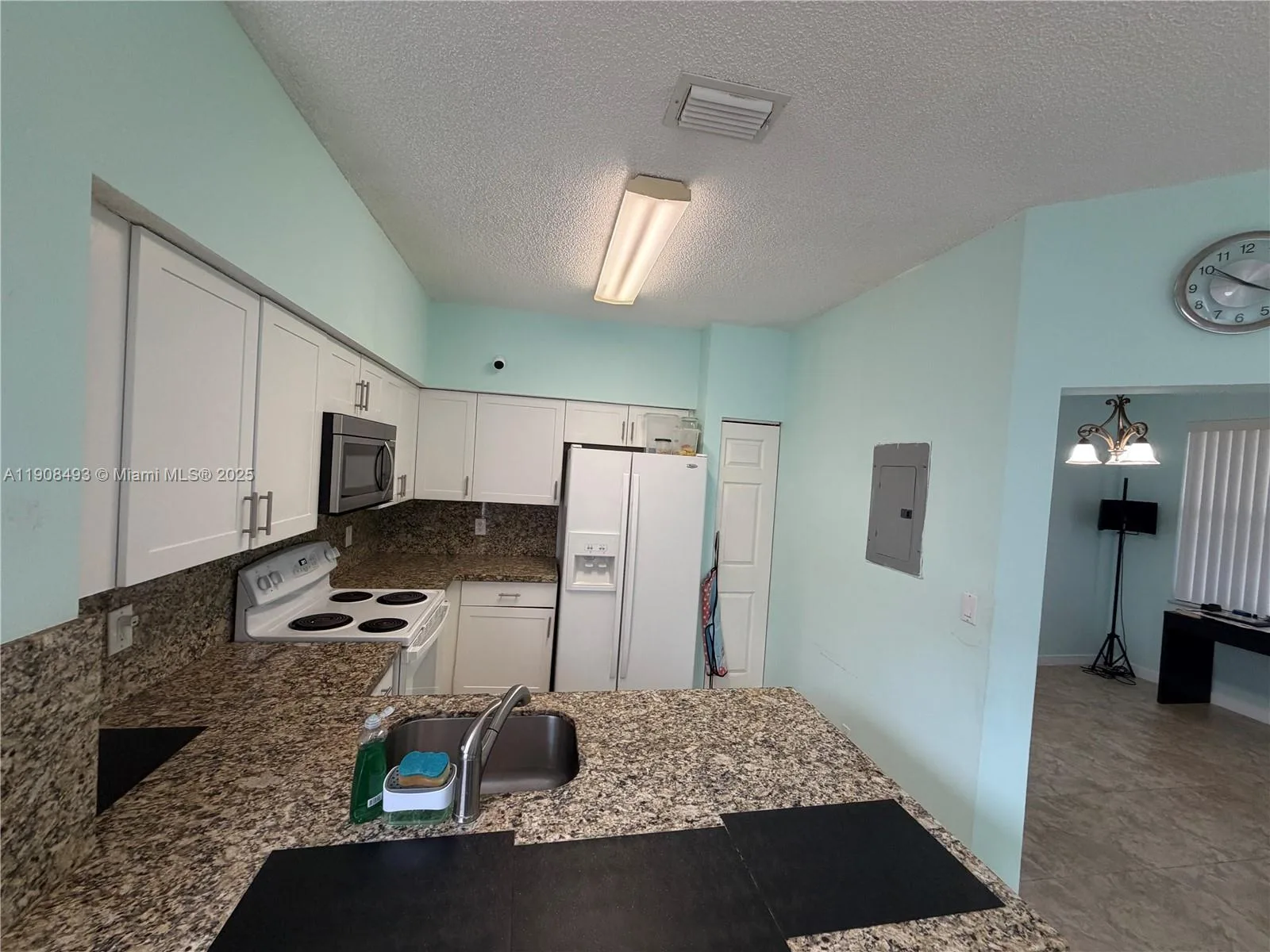 810 NE 212th Ter # 2, Miami, FL 33179 photo 12