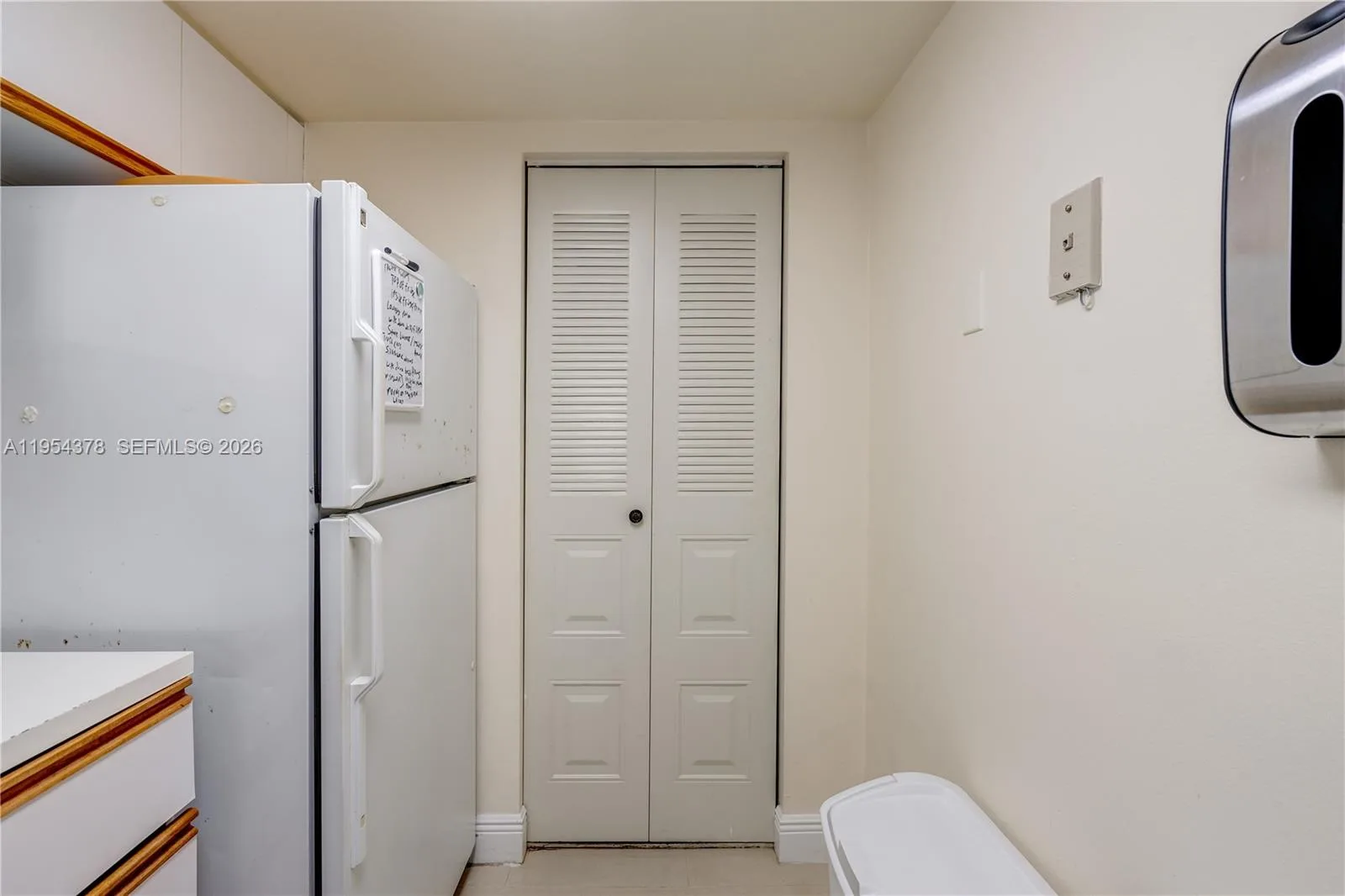 770 CLAUGHTON ISLAND DR # 811, Miami, FL 33131 photo 12