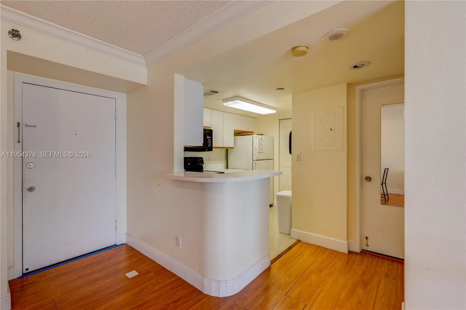 770 CLAUGHTON ISLAND DR # 811, Miami, FL 33131 photo 8