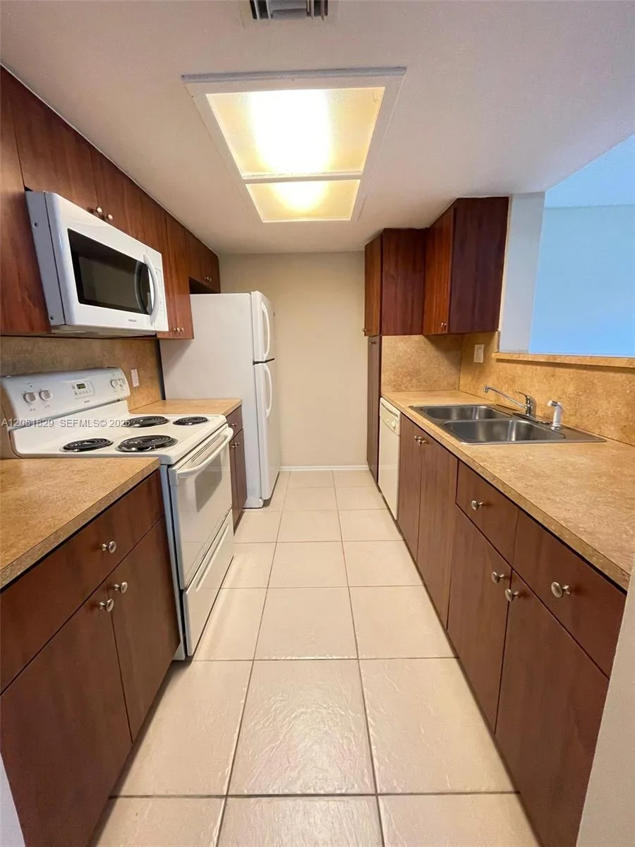 8432 Coral Lake Way # 8432, Coral Springs, FL 33065