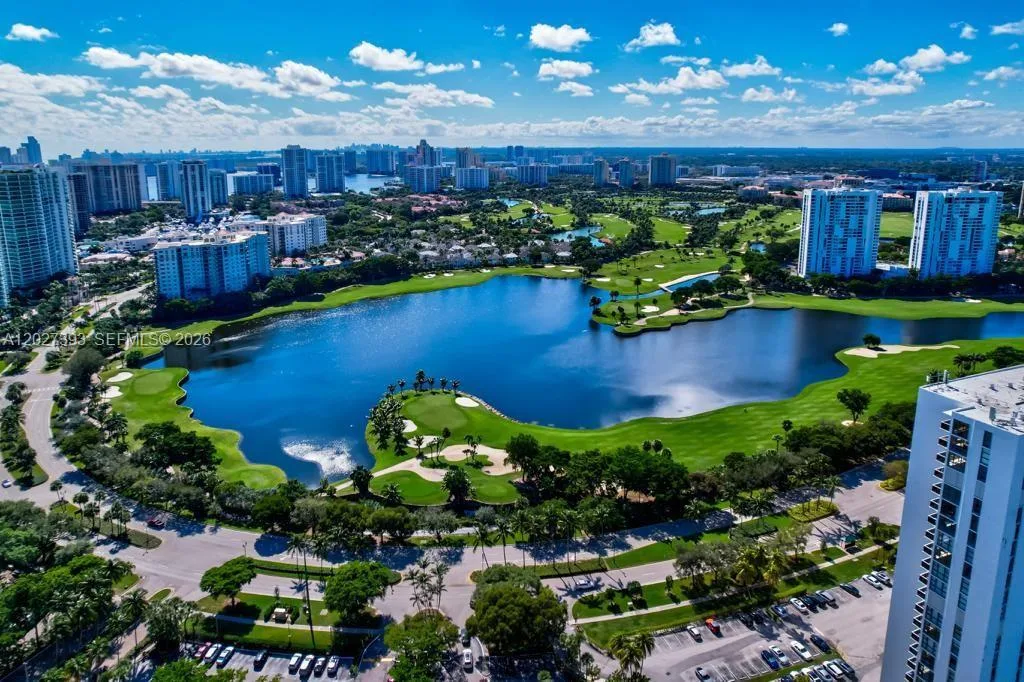 20505 E Country Club Dr # 143, Aventura, FL 33180
