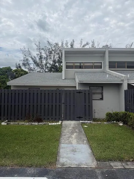 1975 Monks Court, West Palm Beach, FL 33415 — zdjęcie 2