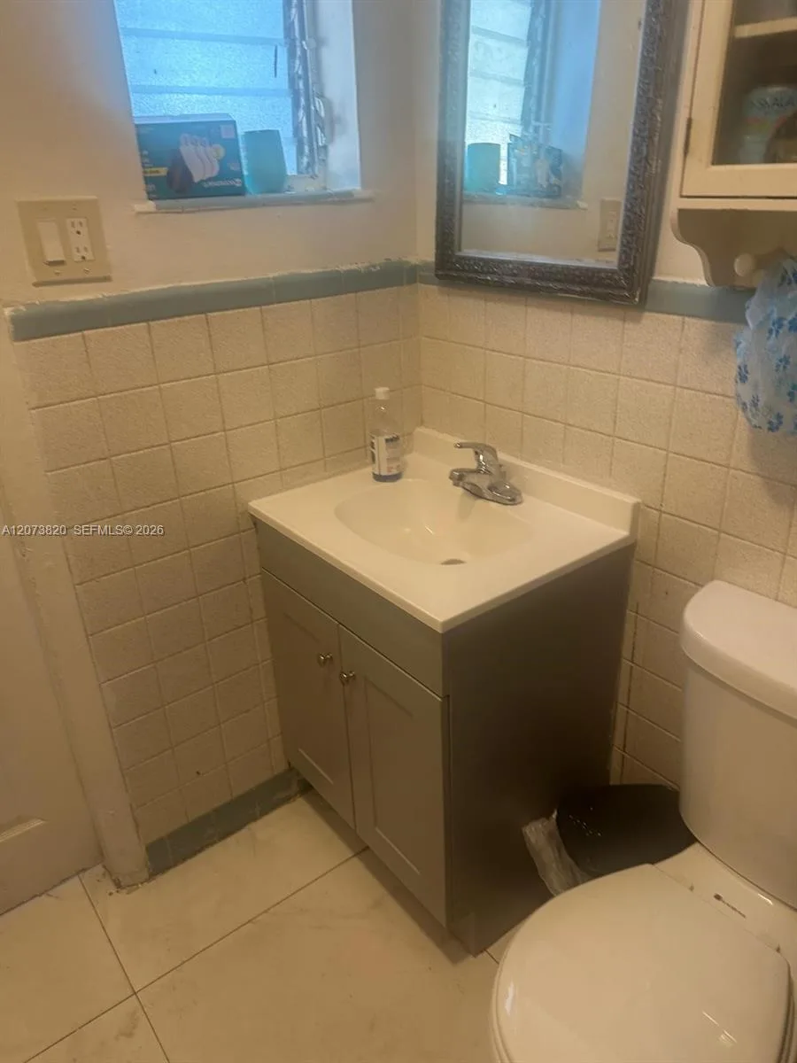864 NW 116th St, Miami, FL 33168 photo 13