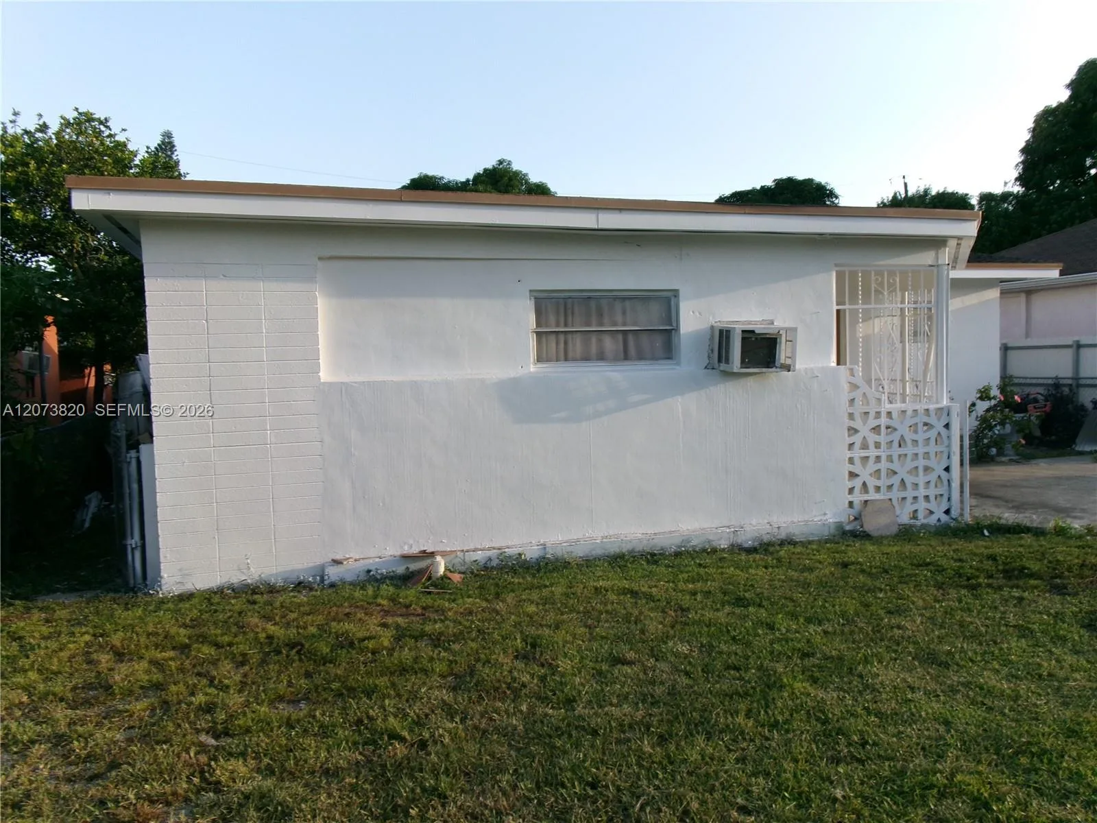 864 NW 116th St, Miami, FL 33168 photo 2