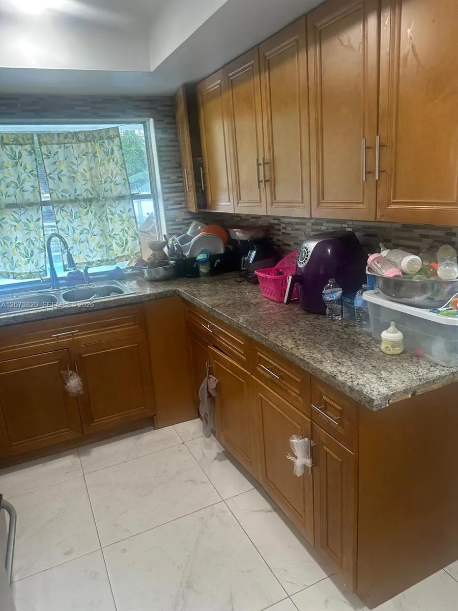 864 NW 116th St, Miami, FL 33168 photo 6