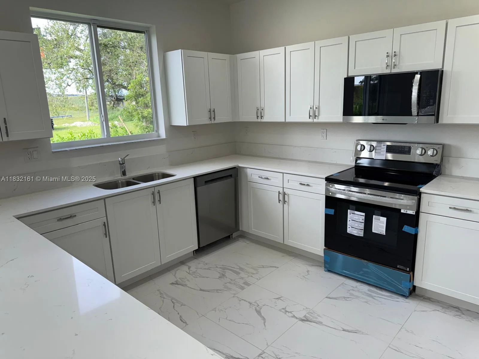 1828 NE 1st St, Homestead, FL 33033 photo 6