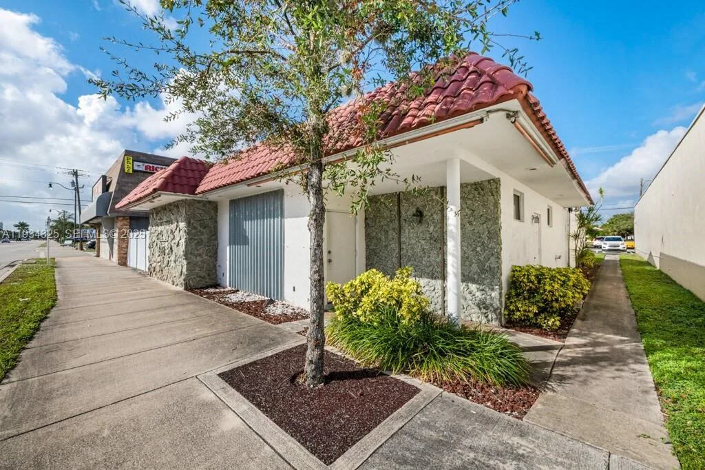 4749 Hollywood Blvd, Hollywood, FL 33021 photo 4