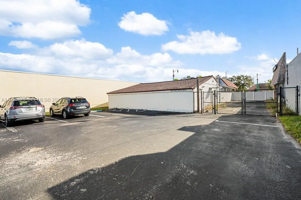4749 Hollywood Blvd, Hollywood, FL 33021 photo 5