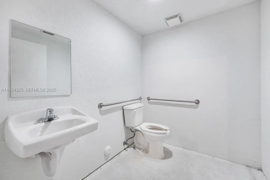 4749 Hollywood Blvd, Hollywood, FL 33021 photo 9