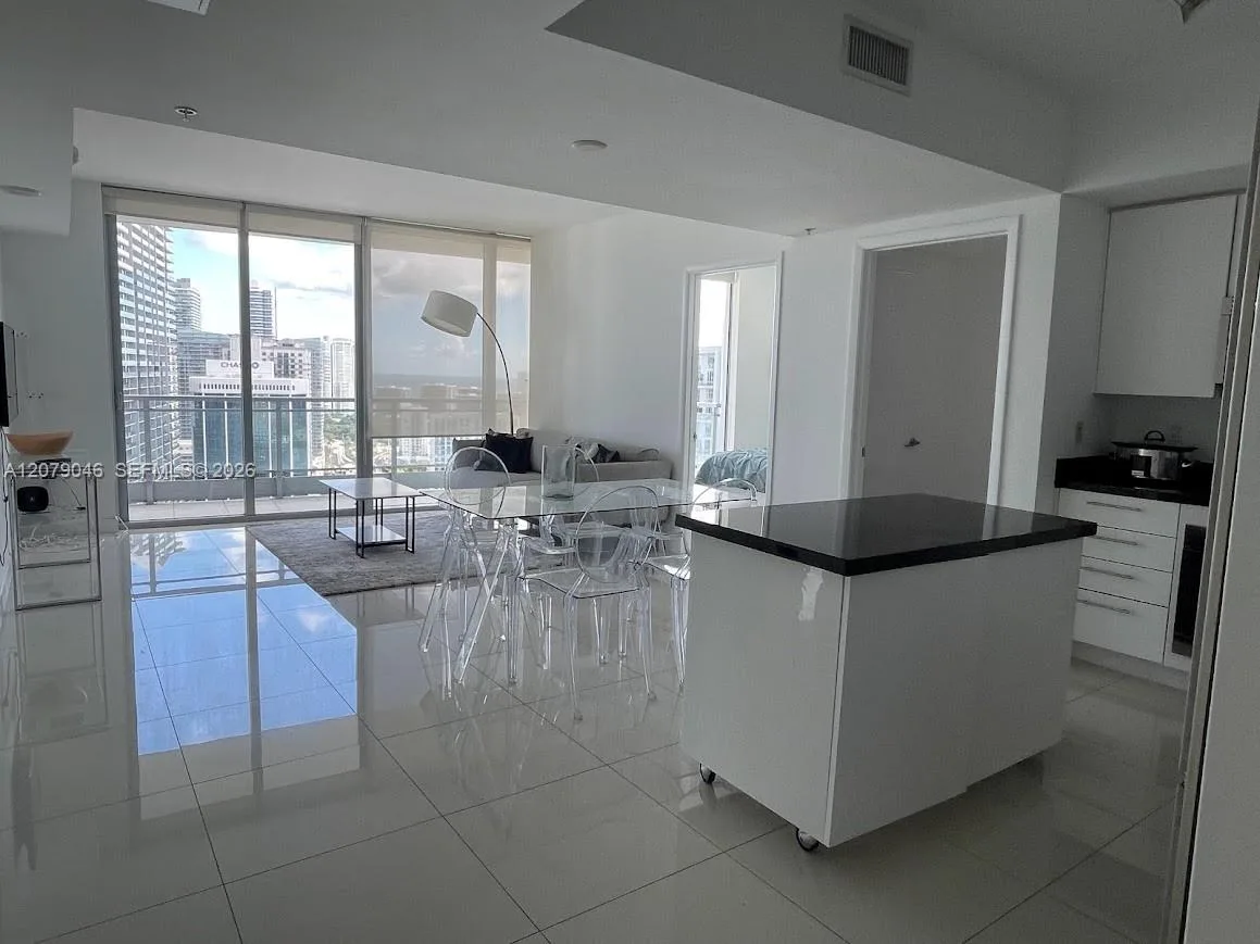 92 SW 3rd St # 3504, Miami, FL 33130 — zdjęcie 2