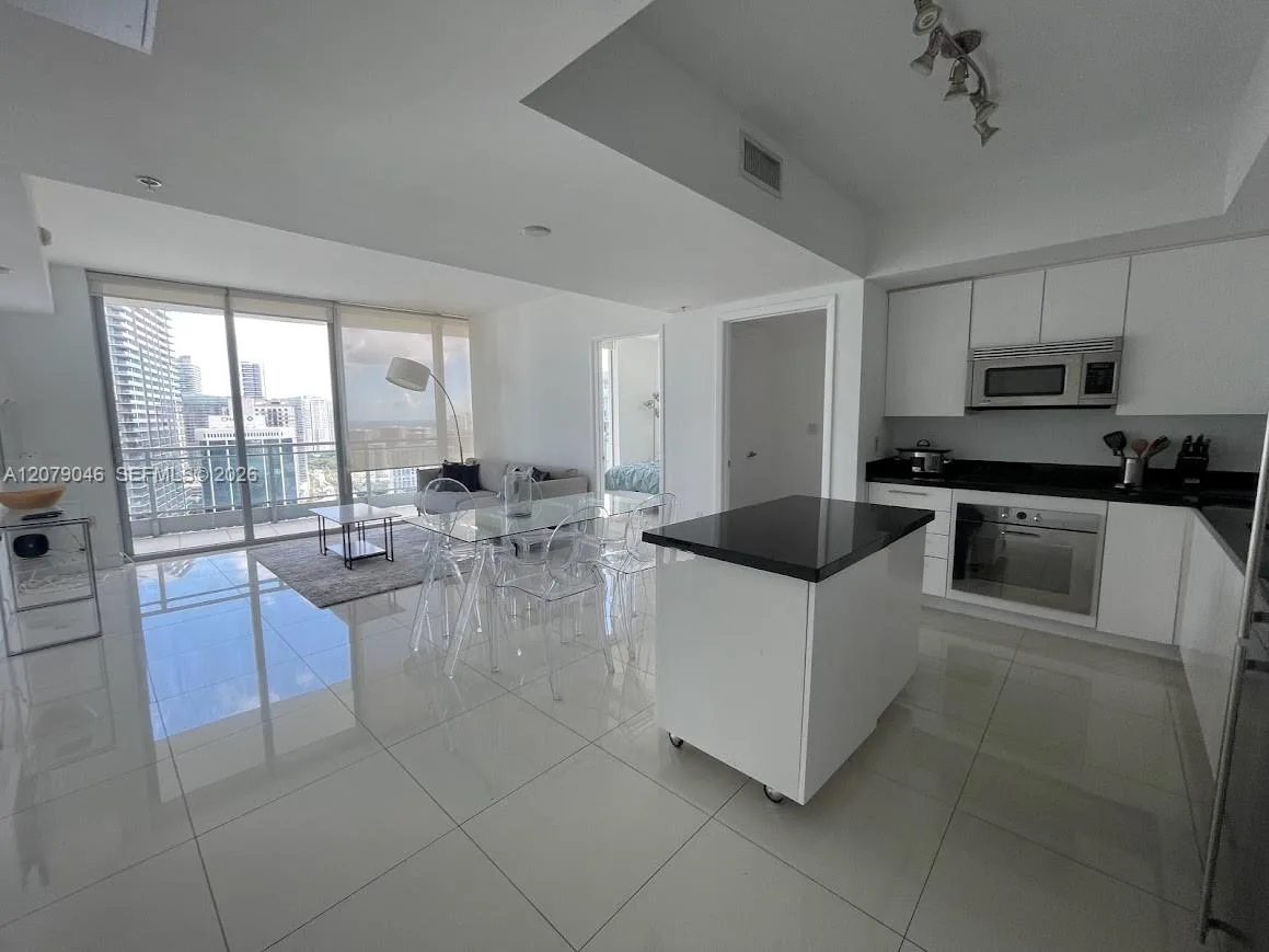 92 SW 3rd St # 3504, Miami, FL 33130 — zdjęcie 3