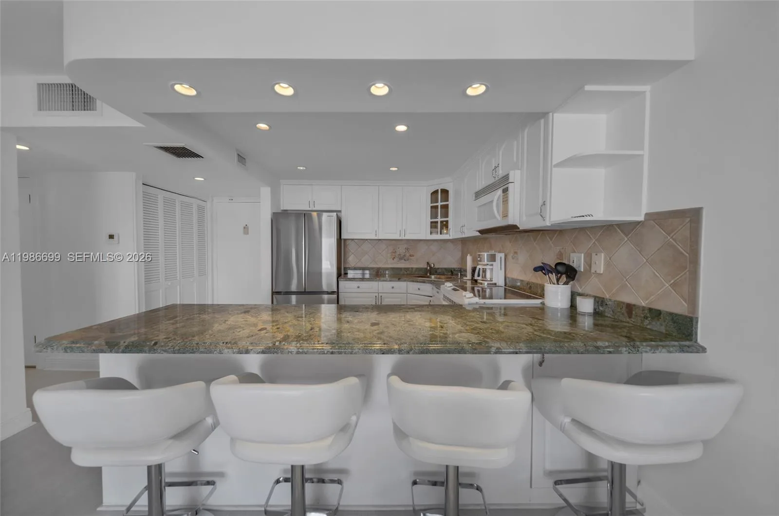 465 Ocean Dr # 1102, Miami Beach, FL 33139 photo 3
